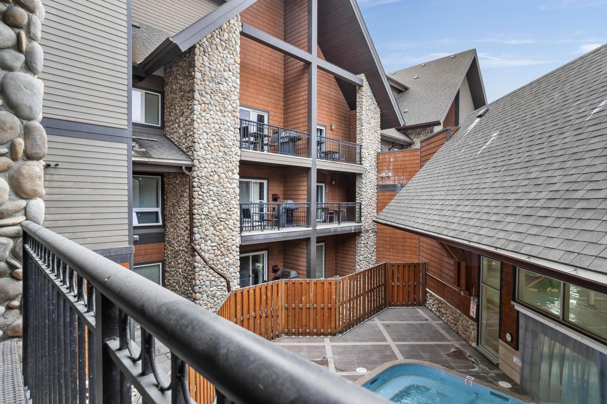 Outstanding Mountain Condo Waterslide And Hot Tub Managed By Little Sister Getaways Canmore Exterior foto